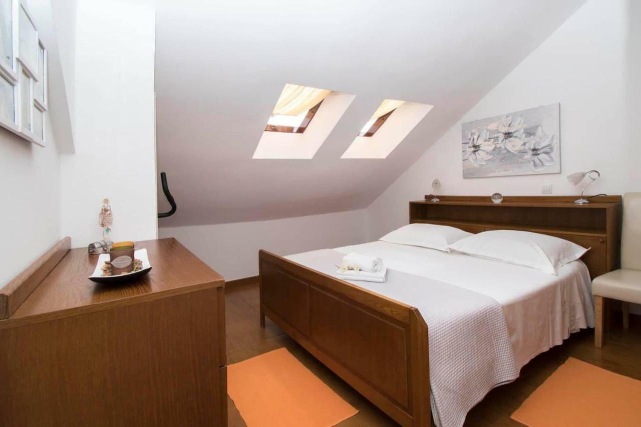 Апартаменти Apartman Miletic Макарська Екстер'єр фото